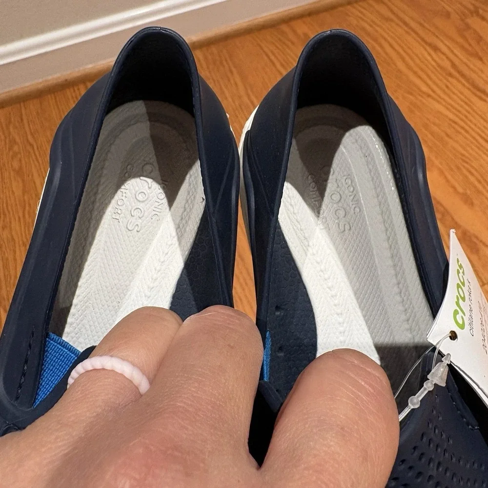 NWT Crocs Kids Youth CitiLane Roka Slip-On Sz 1 Comfort Shoe Waterproof Blue